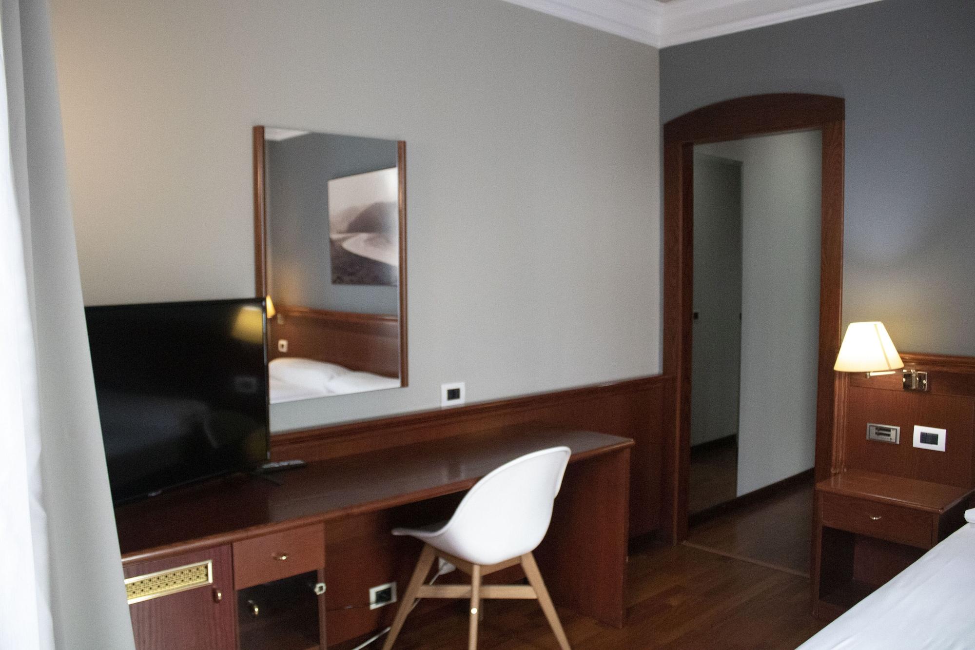 Hotel Alda El Suizo Ферол Екстериор снимка