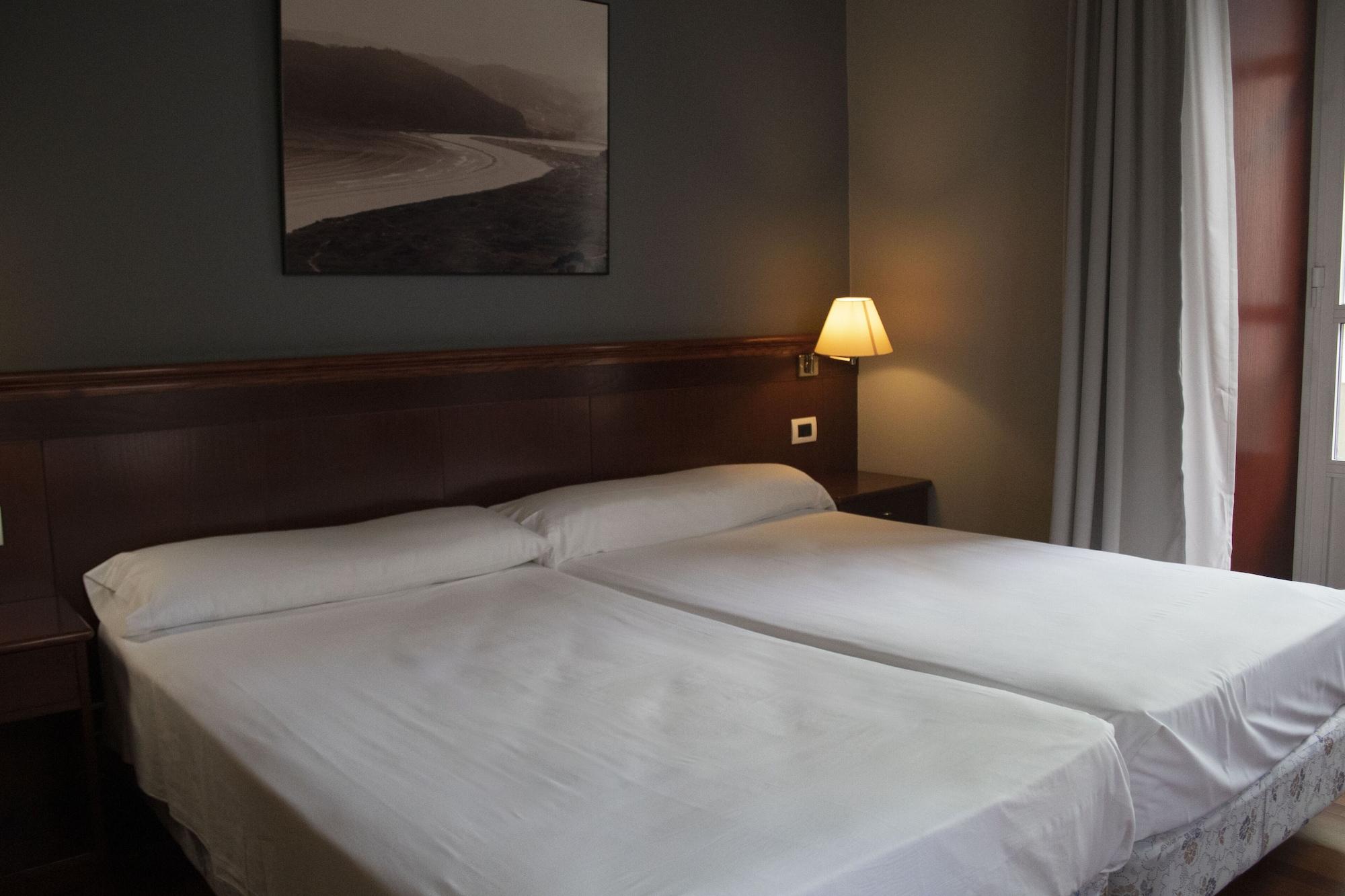 Hotel Alda El Suizo Ферол Екстериор снимка