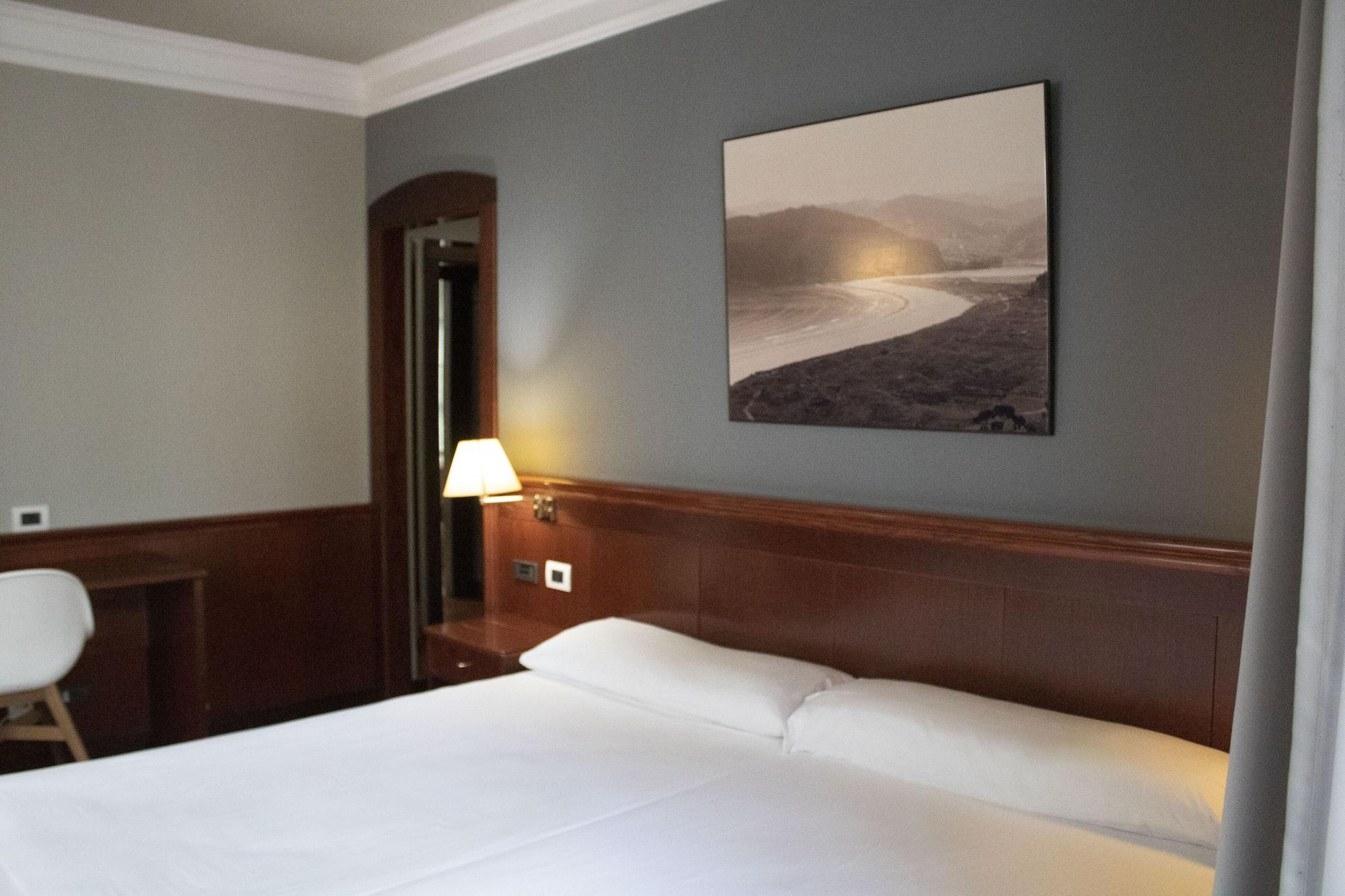 Hotel Alda El Suizo Ферол Екстериор снимка