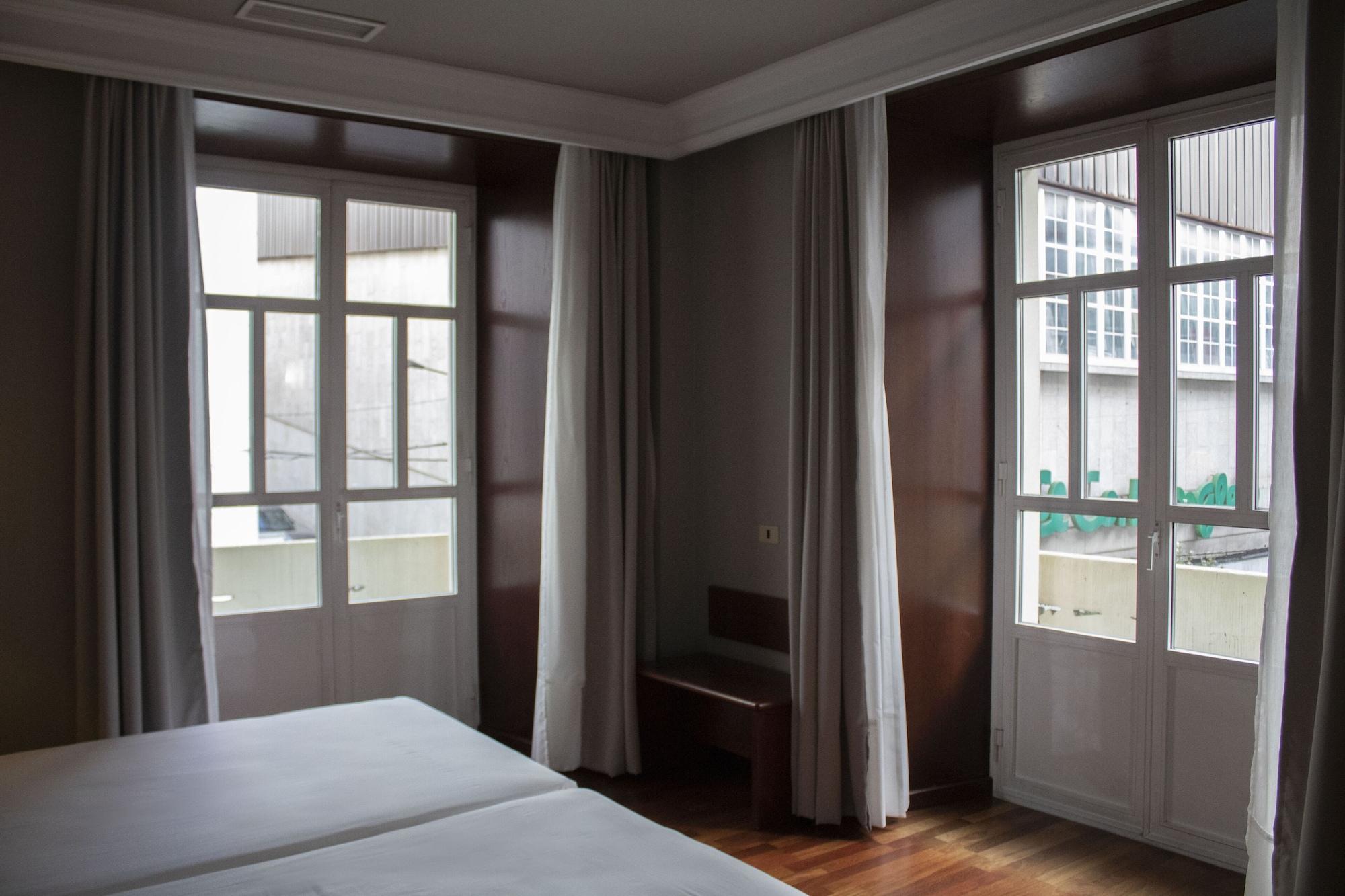 Hotel Alda El Suizo Ферол Екстериор снимка