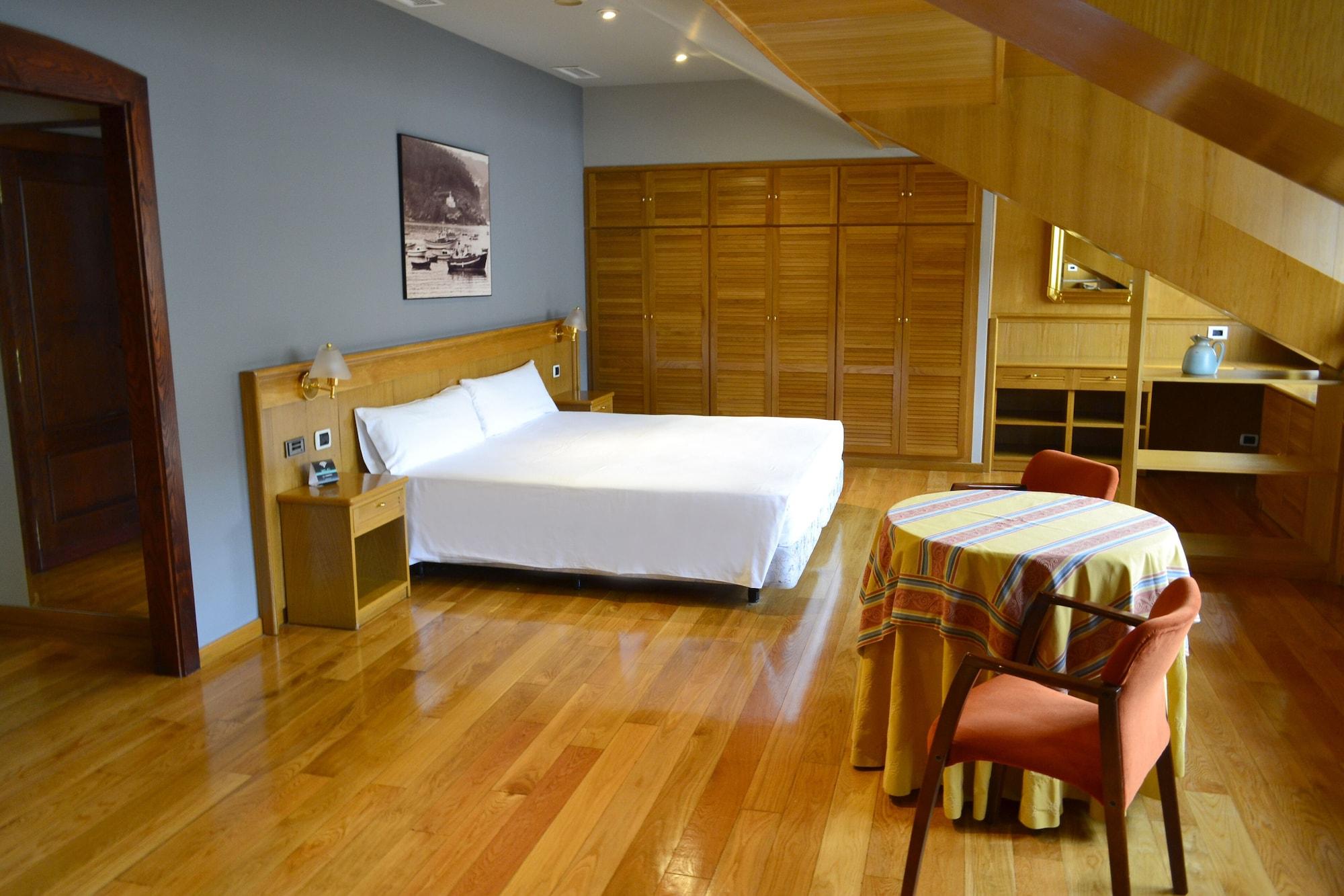 Hotel Alda El Suizo Ферол Екстериор снимка