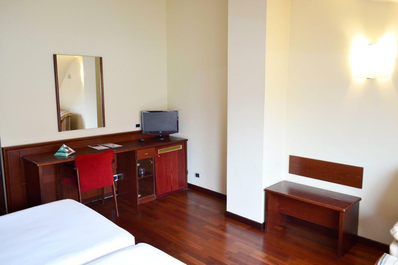 Hotel Alda El Suizo Ферол Екстериор снимка