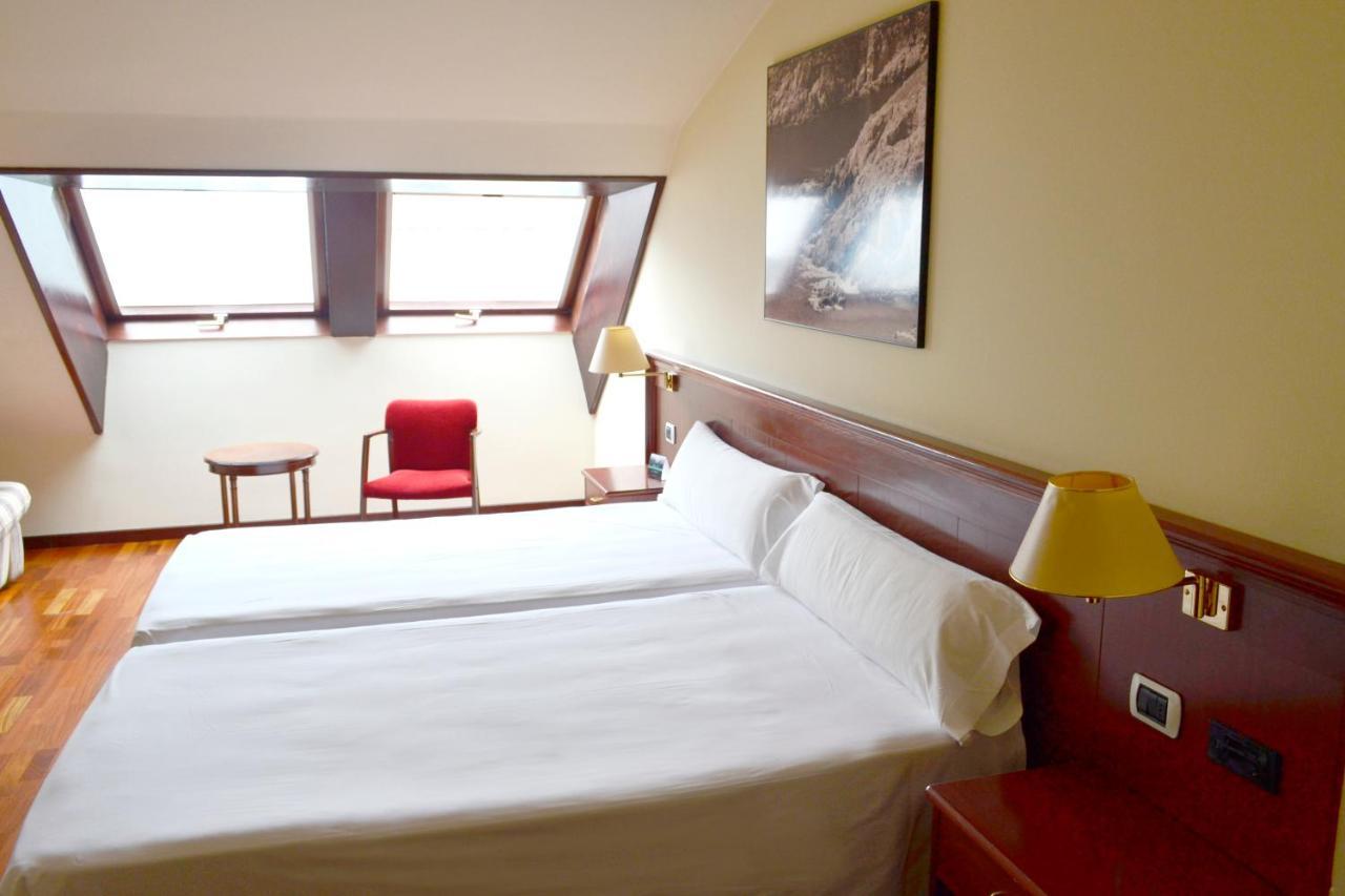 Hotel Alda El Suizo Ферол Екстериор снимка